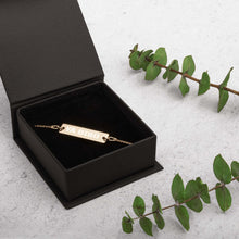 Load image into Gallery viewer, Engraved Silver Bar Chain Bracelet